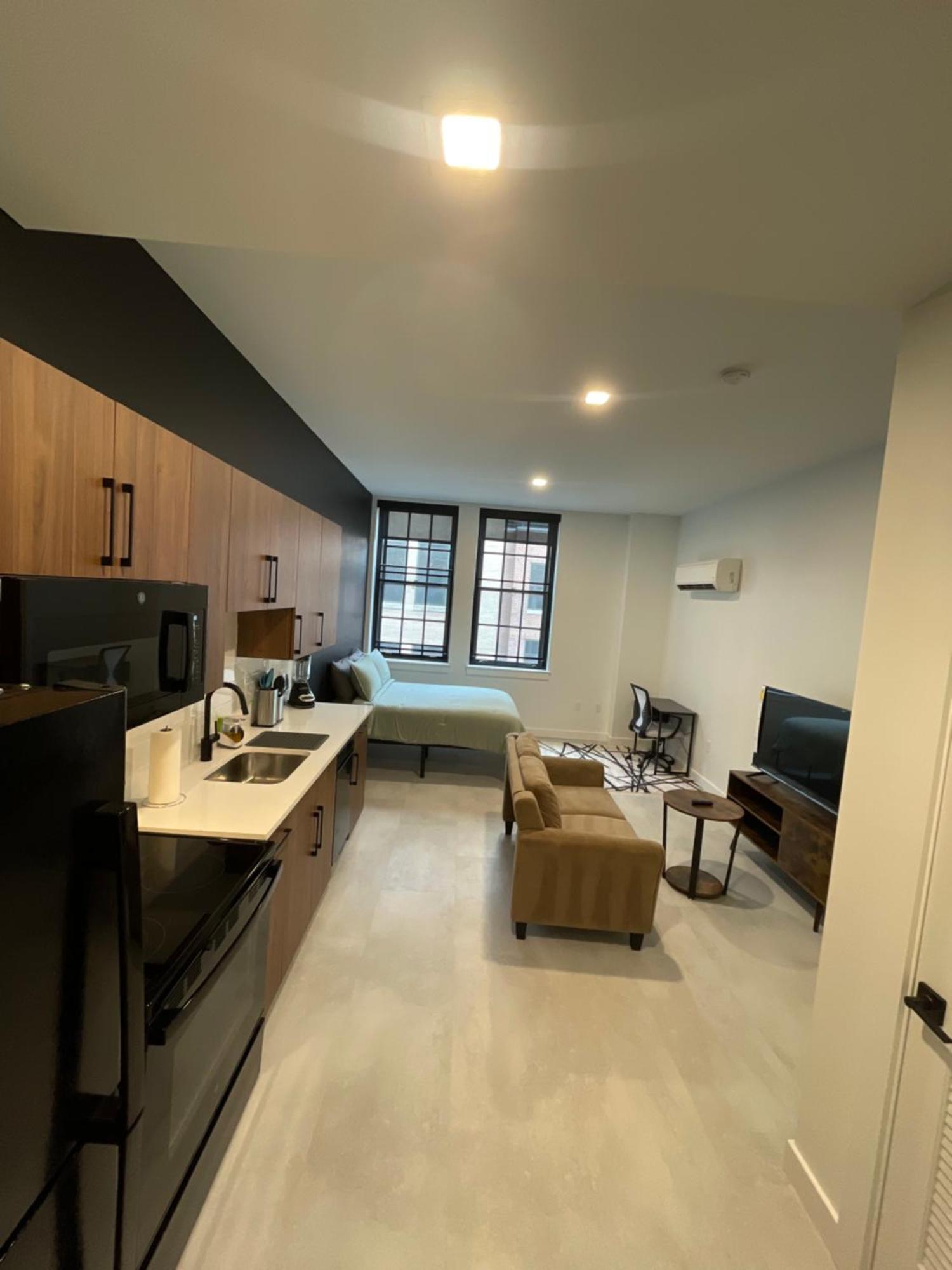 Апартаменты Hartford Downtown: 2Mins Walk To Xl Center Экстерьер фото